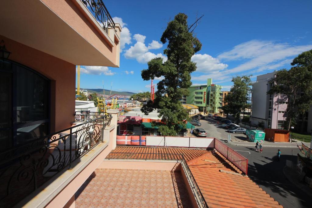 Menada Villa Bonita Apartments Slântsjev Brjag Eksteriør bilde